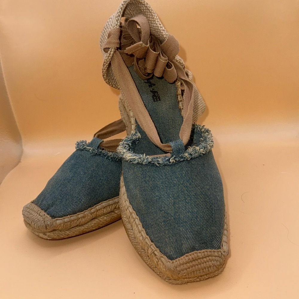 American Eagle Wedge